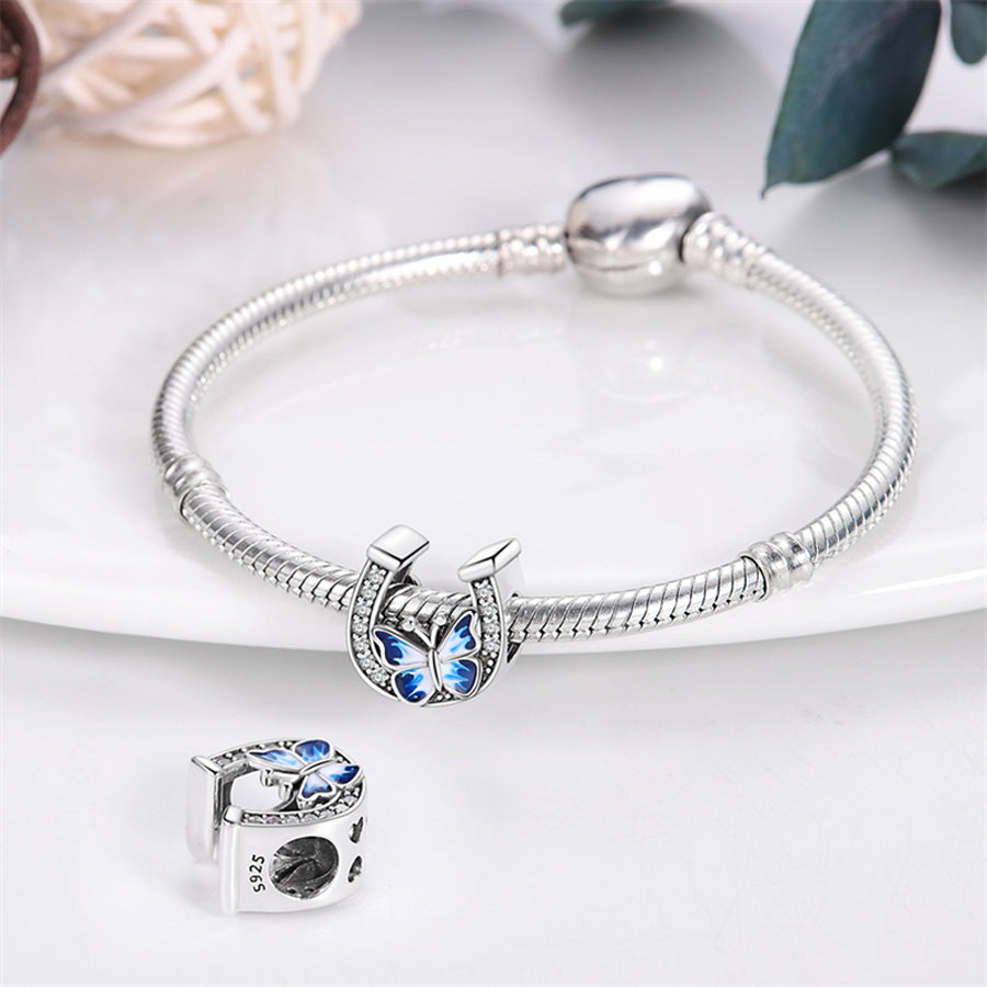 Podkova so modrým motýľom