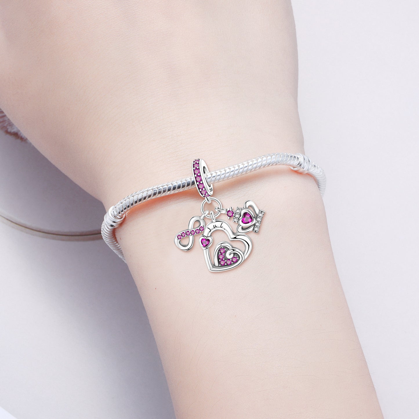 Królewski wisiorek miłosny