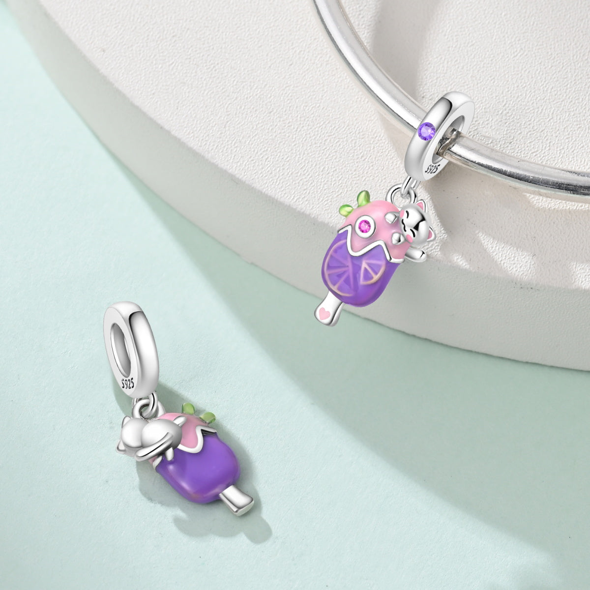 Lody z zawieszką w kształcie kota