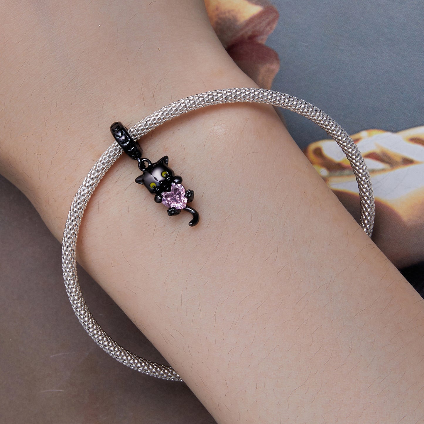 Magiczny koralik w kształcie kota 