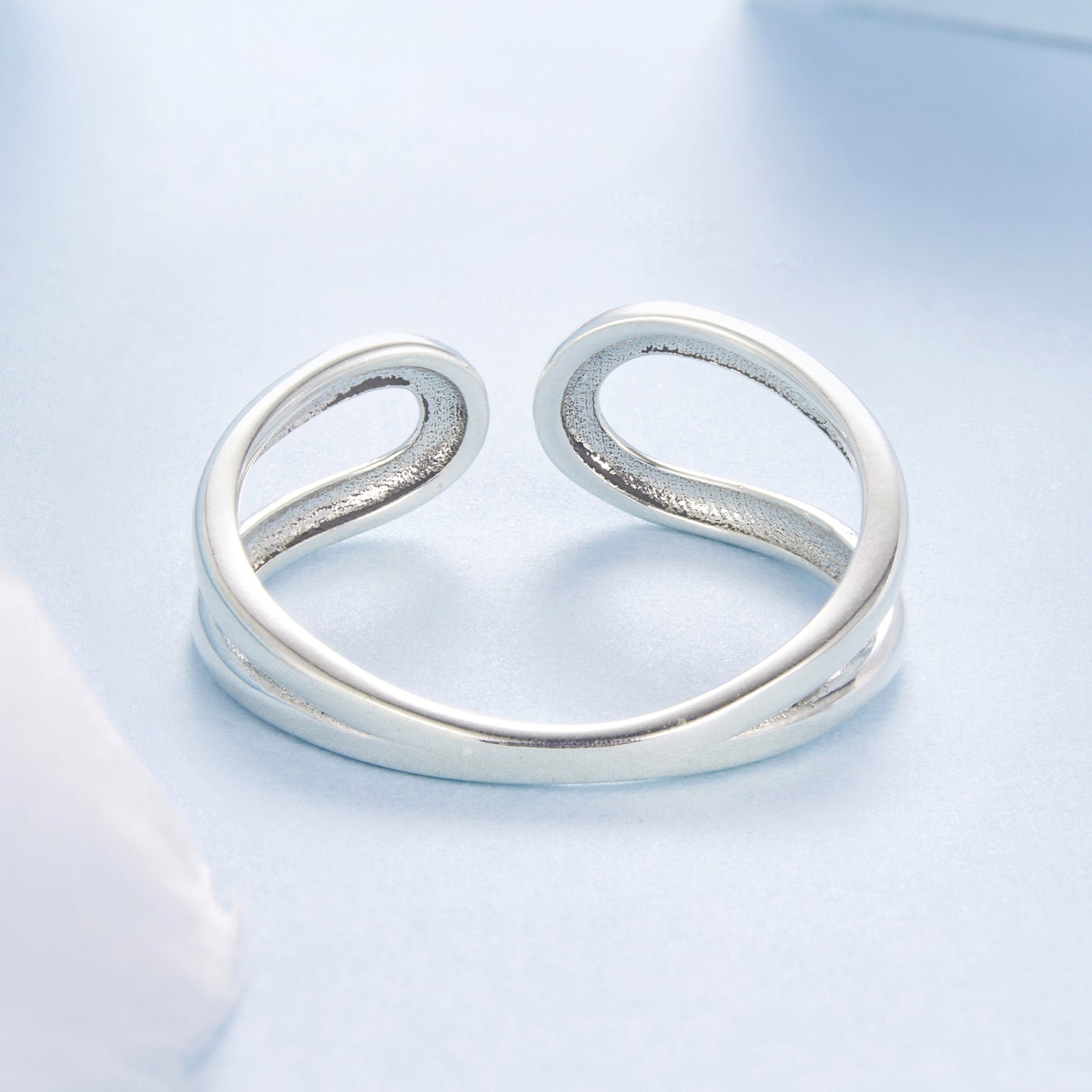 Minimalistický Otvorený Prsteň z Rýdzeho Striebra
