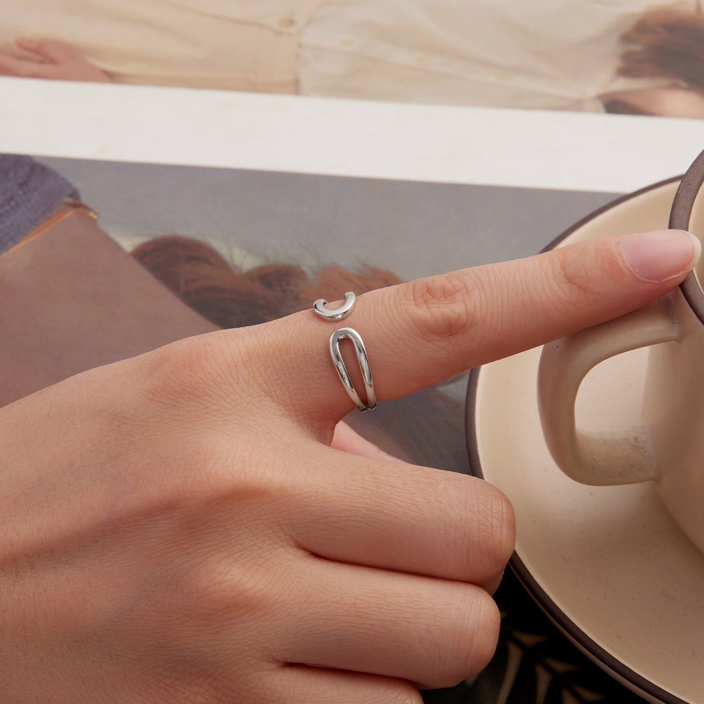 Minimalistický Otvorený Prsteň z Rýdzeho Striebra