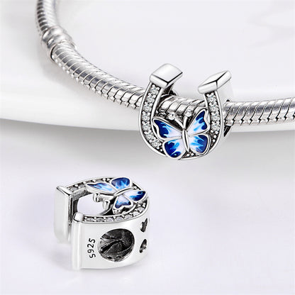 Podkova so modrým motýľom