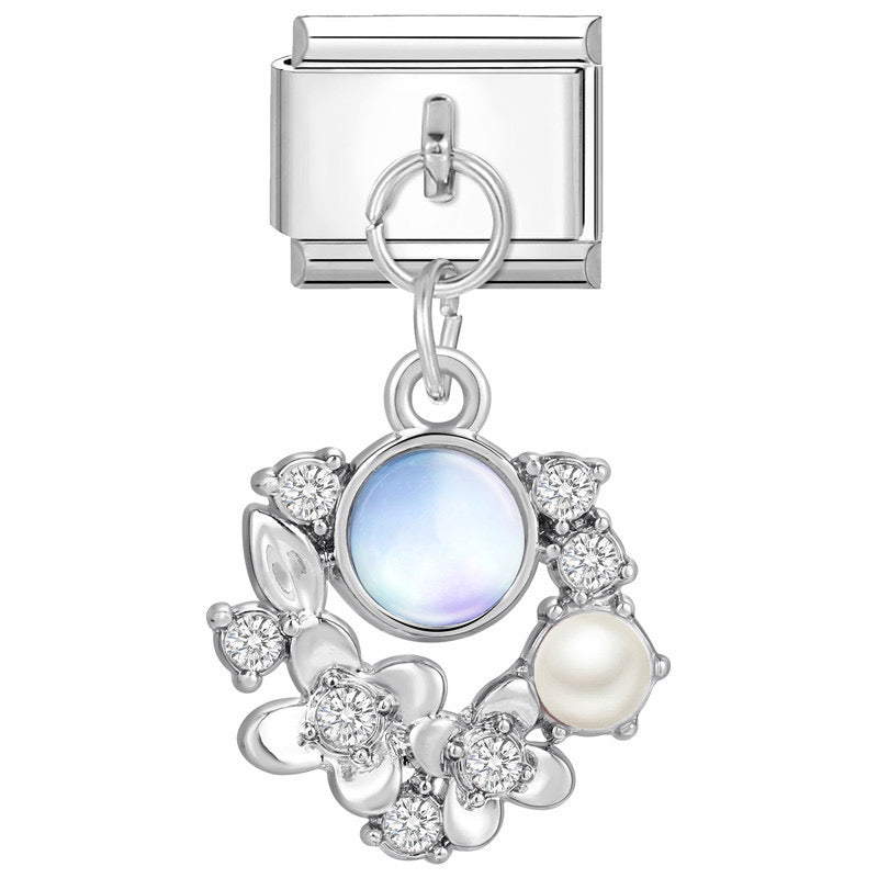 Pendant Circle with pearl and flowers