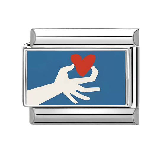 Kéz szívvel medál