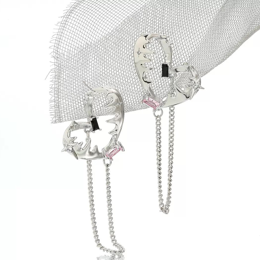 Punkos szív láncokkal