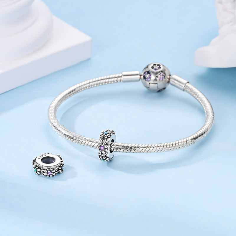 Wisiorek z przegrodą w kształcie ogrodu kwiatowego