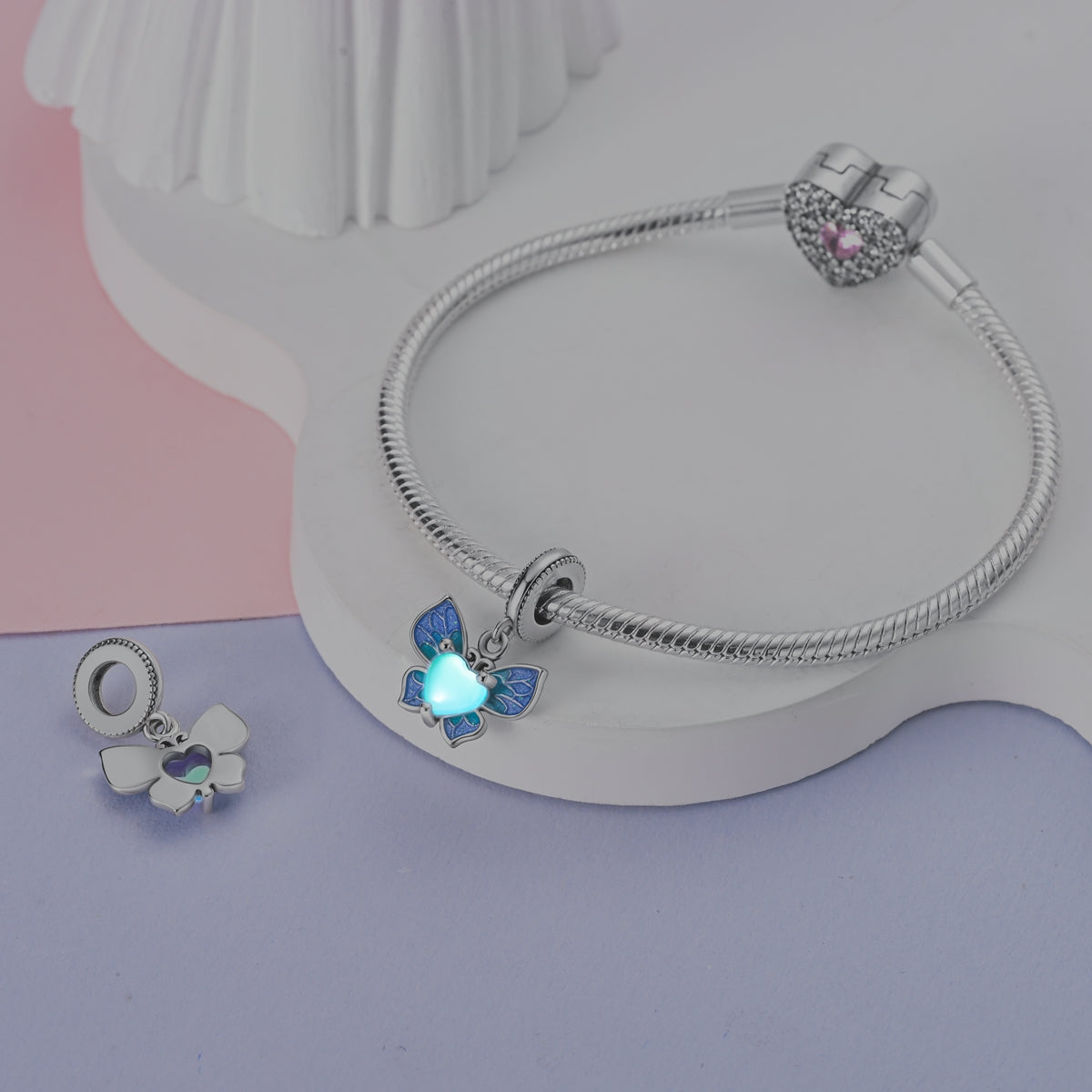 Motýlik s modrým srdcom