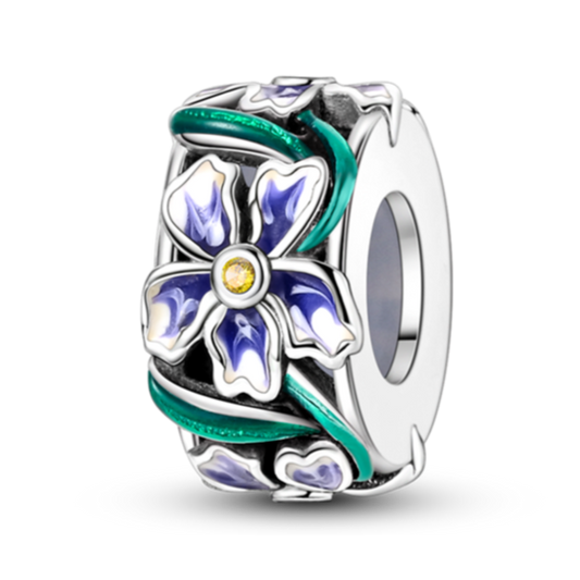 Wisiorek z fioletowym kwiatem męczennicy