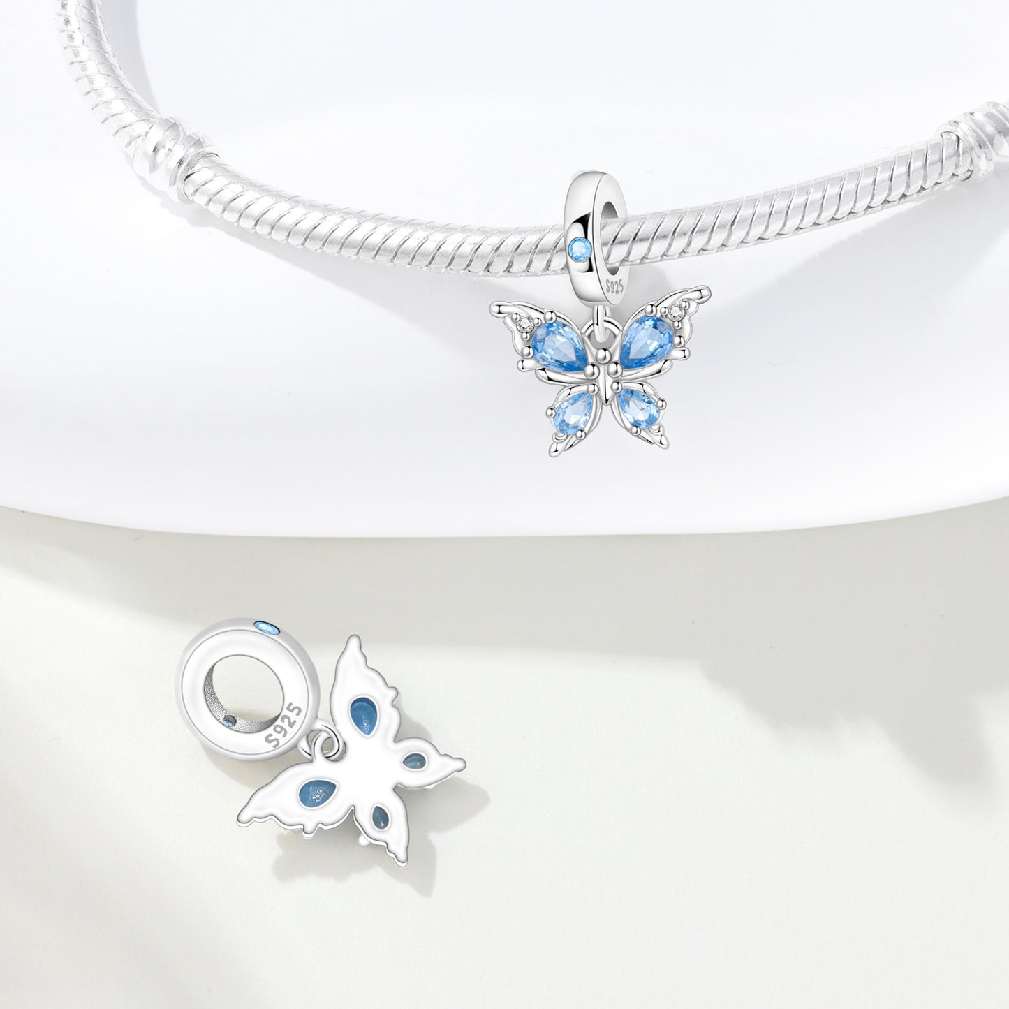 Prívesok Motýľ s Modrými Krištáľmi