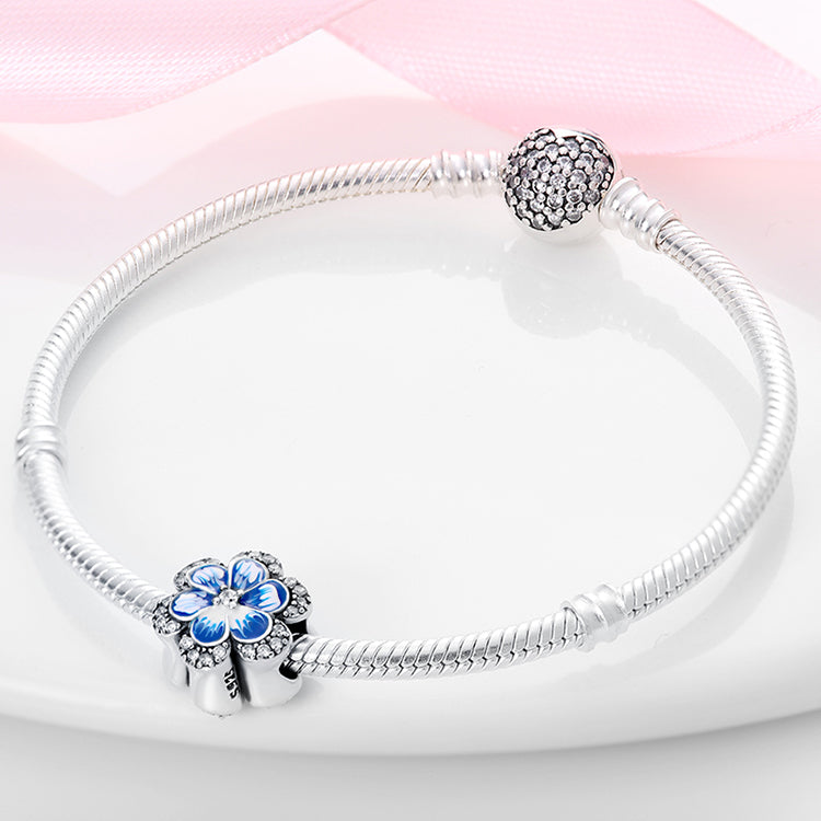 Prívesok Modrý kvet elegancie