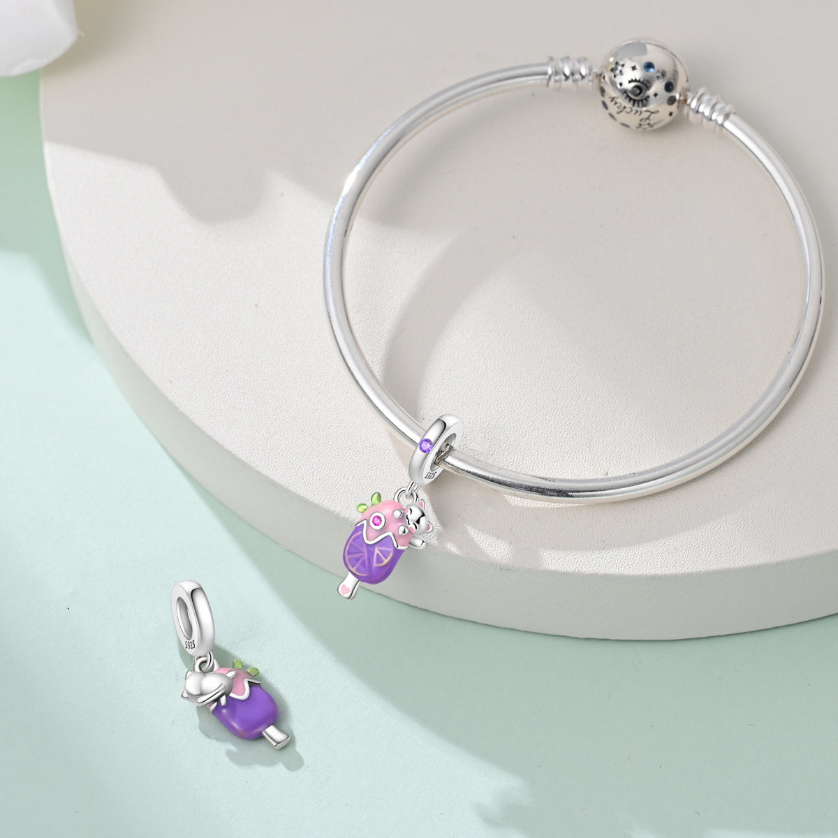 Lody z zawieszką w kształcie kota