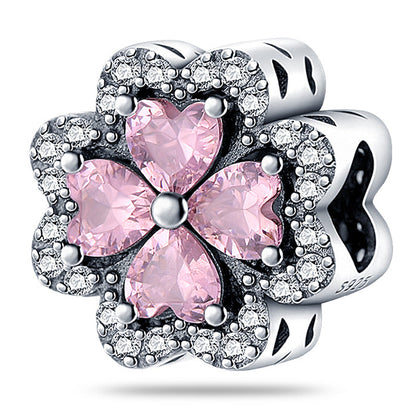 Prívesok Šťastný Kvet – Ružové Srdcia