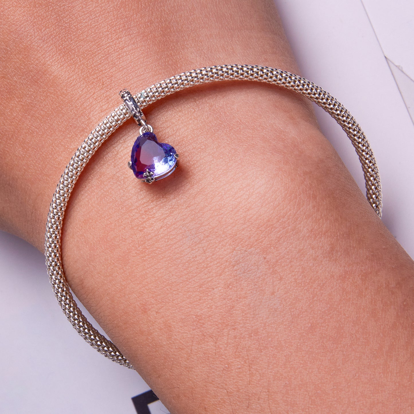 Różowo-niebieski koralik w kształcie serca 