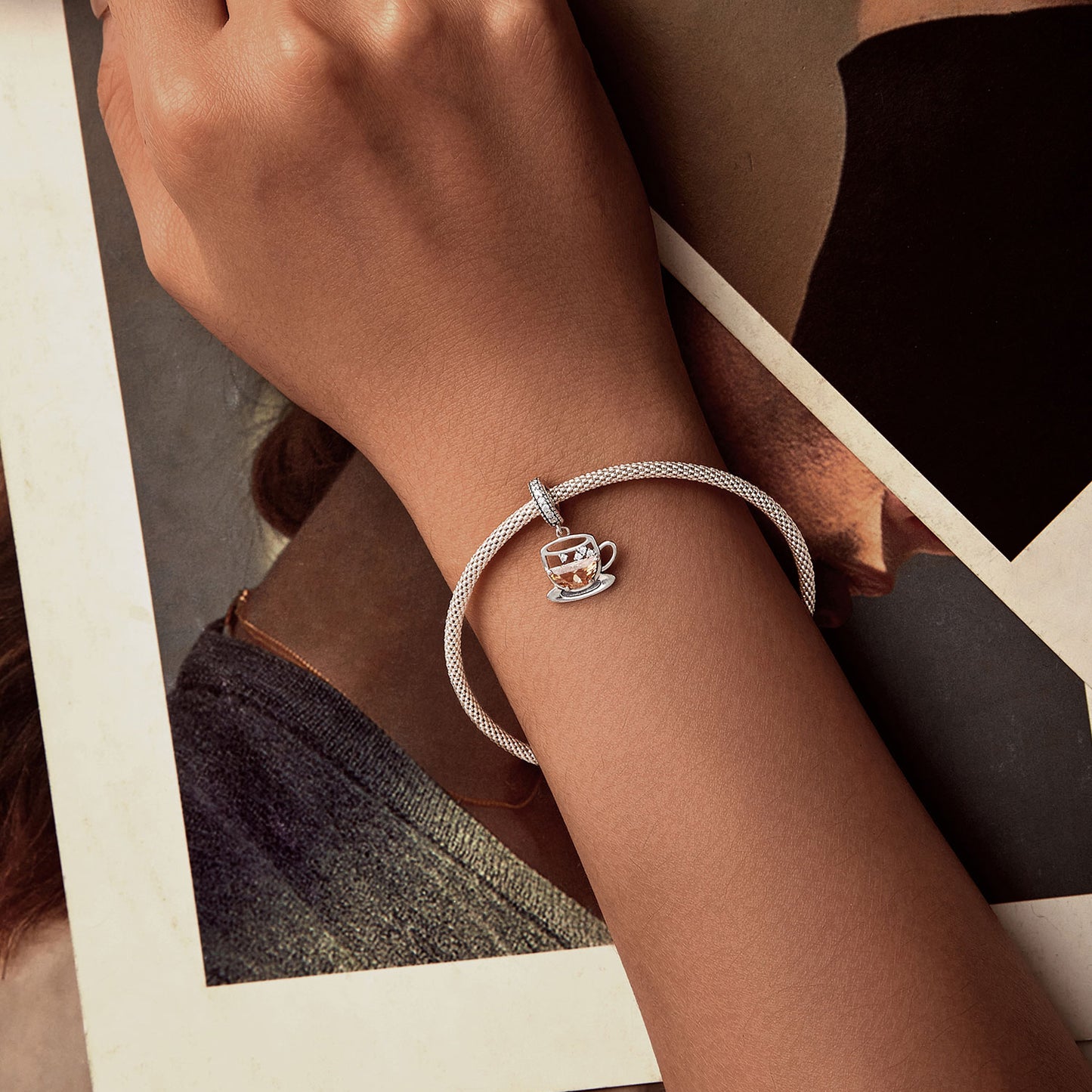 Prívesok Šálka čaju