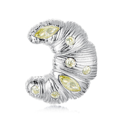 Wisiorek w kształcie księżyca