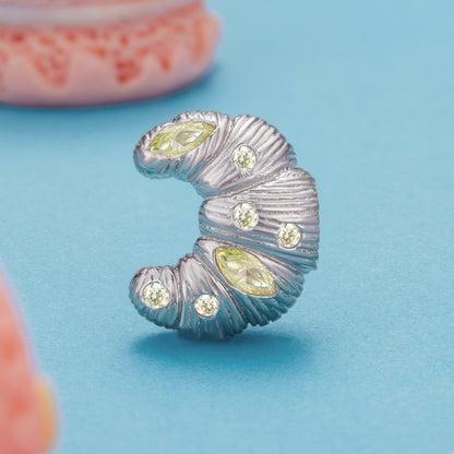 Wisiorek w kształcie księżyca