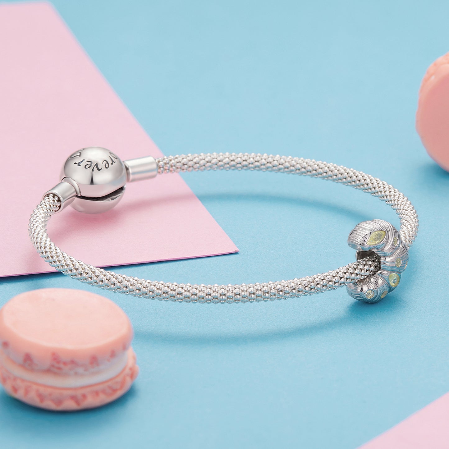 Wisiorek w kształcie księżyca