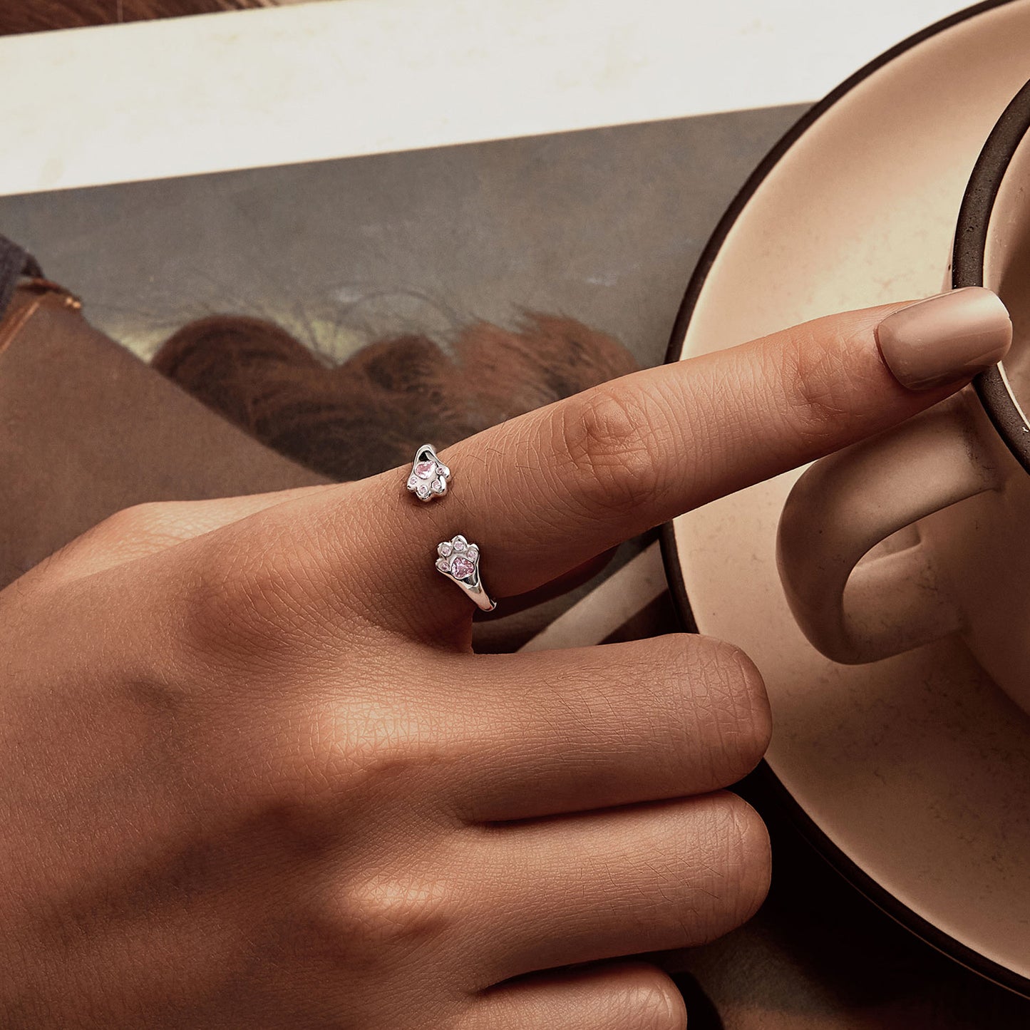 Strieborný prsteň Labky s ružovými kryštálmi