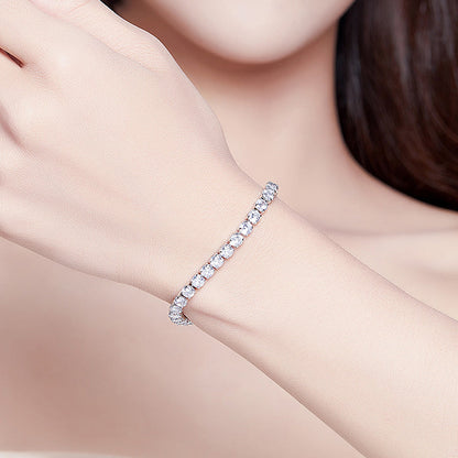 Csillogó klasszikus karkötő