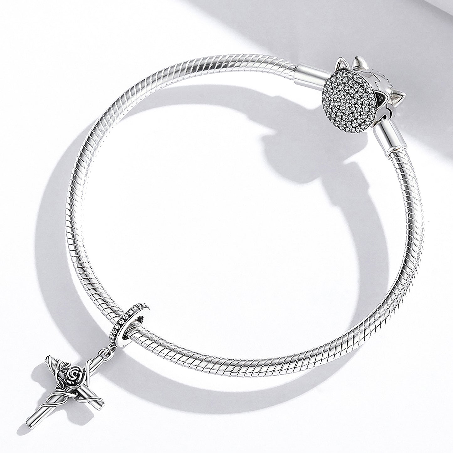 Kereszt rózsával medál