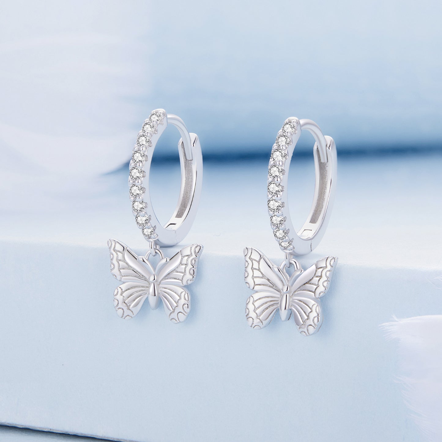 Fülbevaló – Nemes pillangó