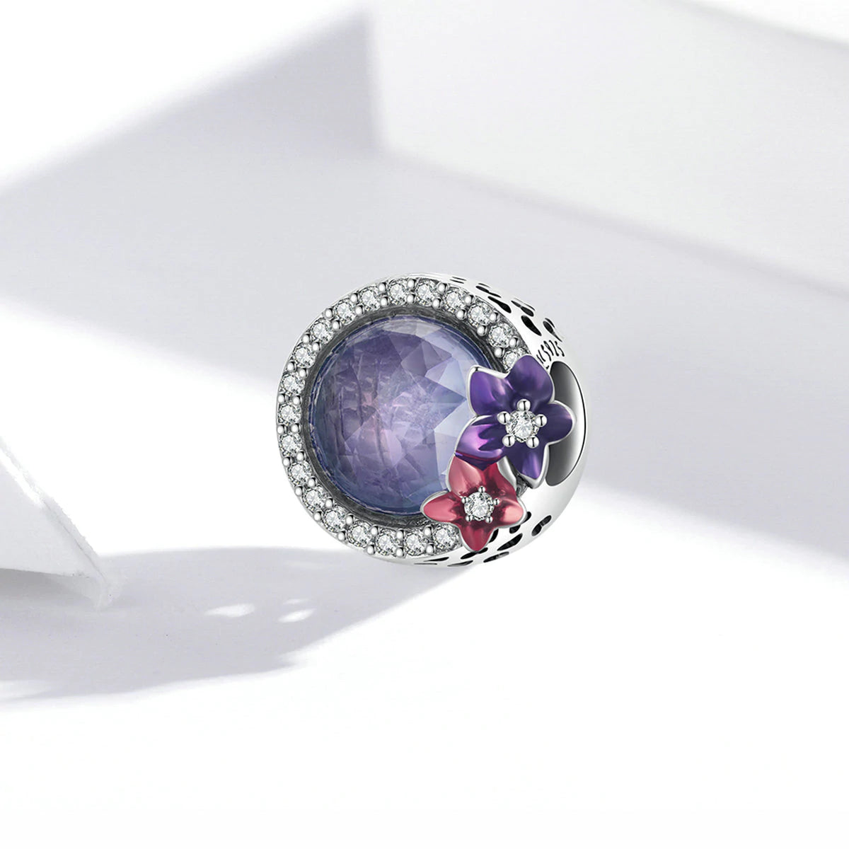 korálka Fialové Pole