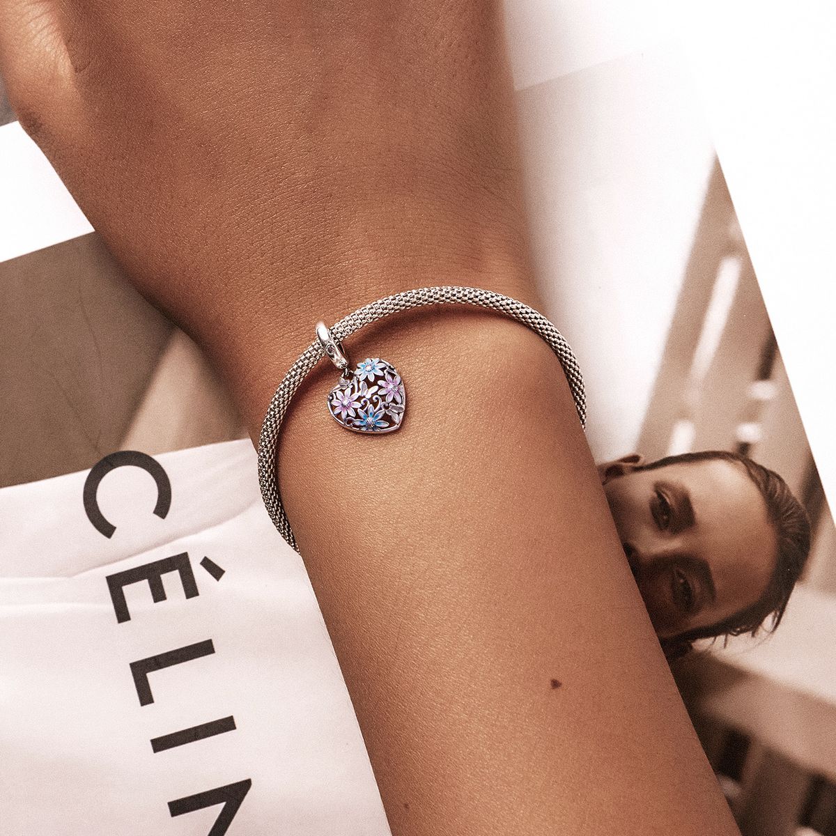 Kwiatowe serce z koralików 